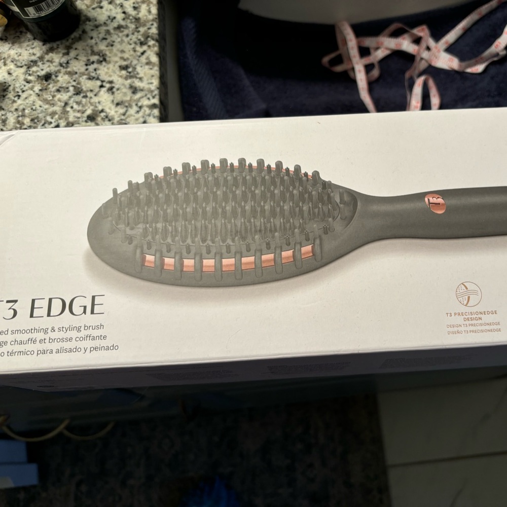 T3 EDGE hair straightener
BRAND NEW NEVER USED